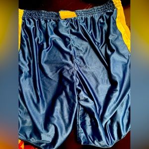 Men’s reversible Nike ball shorts